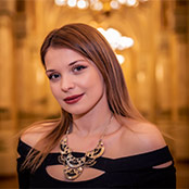 Viki - ének, vokál